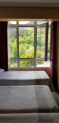 Hotel Naranjo De Bulnes Room Type - Triple Room