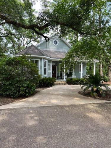 Southern Oaks Guest House