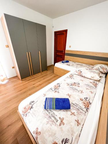 Two-Bedroom Apartment with Terrace and Sea View image 5