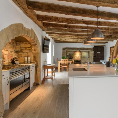Kitchen, 10 Bed Stunning House in village, with Hot Tub in Wylam