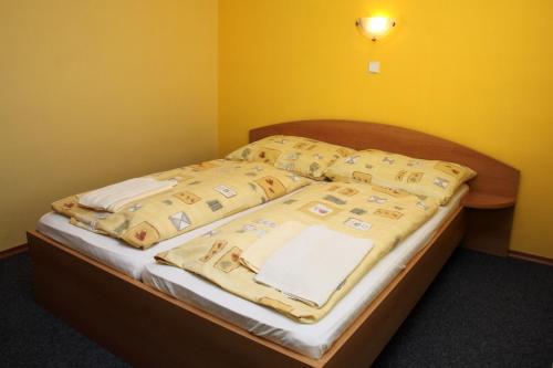 1 double bed, 1 sofa bed