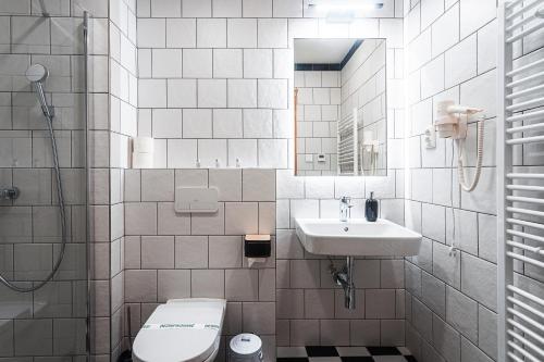 Deluxe Room image 10