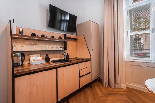 Standard Double Room image 8