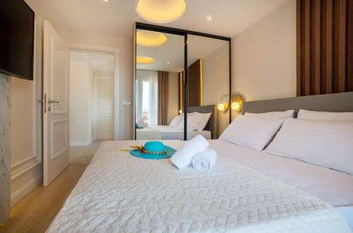 One-Bedroom Apartment image 8