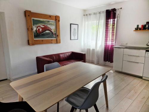virtuve, Corporate Team Accommodation Sleeps 12 Shower4 in Saint-Martin-sur-Ecaillon
