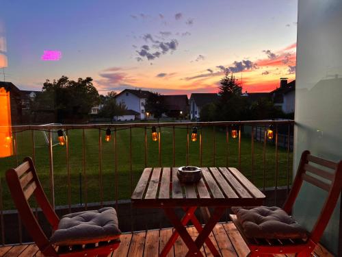 ระเบียง/ชานเรือน, FLAIR Apartments Vorarlberg - Küche - Balkon - Kostenloser Parkplatz (FLAIR Apartments Vorarlberg - Stilvolles Wohnen nahe Bodensee & Alpen - Kuche, Balkon & Gratis Parkp) in โวลฟุร์ท