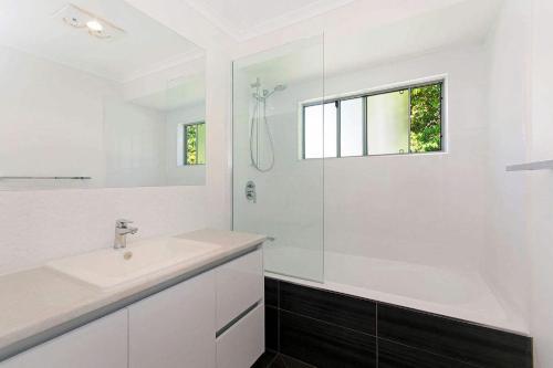 Four-Bedroom House image 9