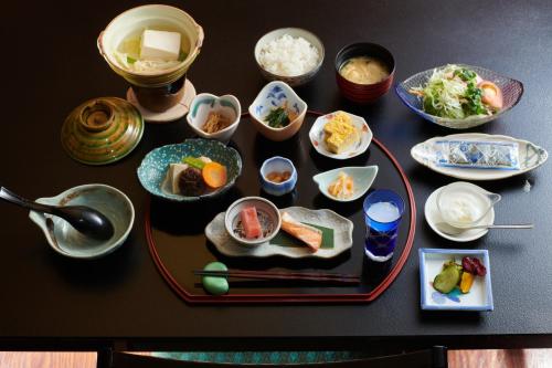 Japanese-Style Room with Shared Bathroom - Breakfast Included