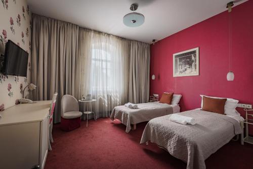 Moon Garden Old Town Hotel