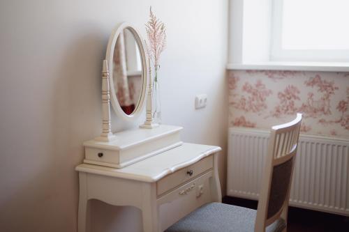 Moon Garden Old Town Hotel