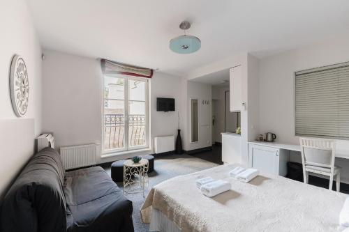 Moon Garden Old Town Hotel