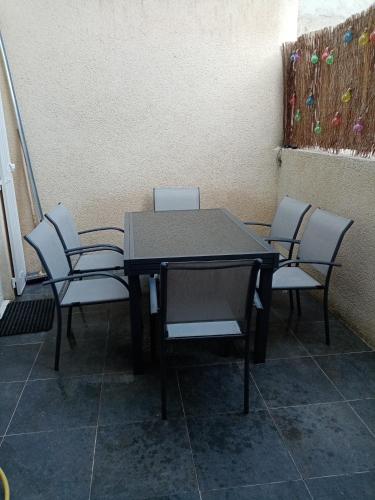 Maison de ville proche beauval avec parking in Selles-sur-Cher