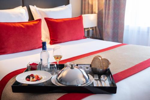 Quality Suites Bordeaux Aéroport & Spa - main image