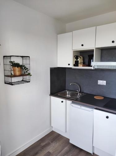 keuken, Studio 22 - Coucher de Soleil & Vue Mer in Creully