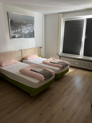 Waffel Cafe HOSTEL Monteurwohnung Ferienwohnung 4