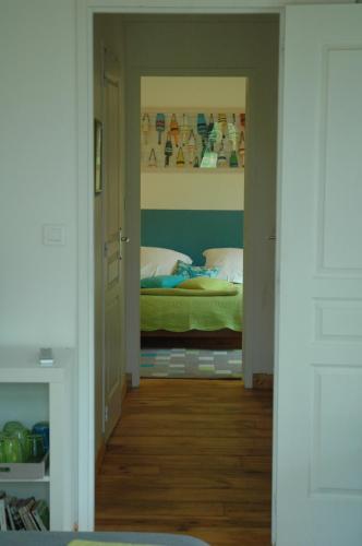 1 queen bed, 2 twin beds