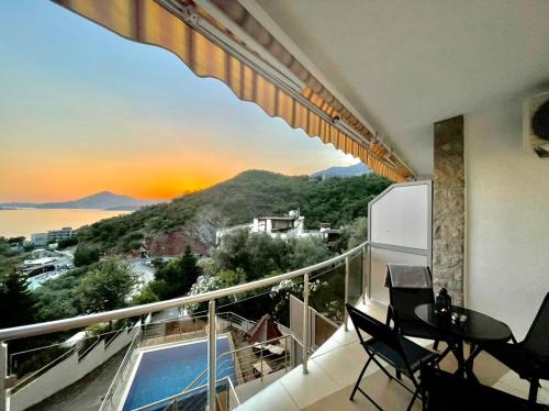 Erkély/terasz, Seaview Couple Studio with pool-Przno in Przno