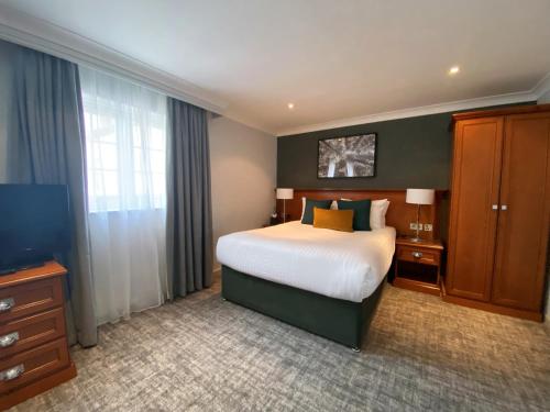1 queen bed