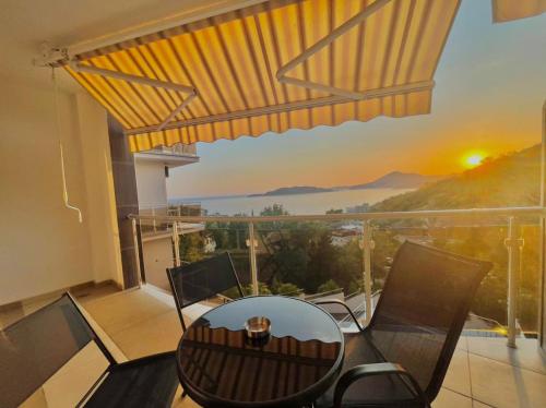 Erkély/terasz, Seaview Couple Studio with pool-Przno in Przno