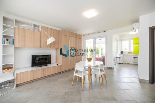  Villa Bianca 1 con piscina privata a pochi passi dalla spiaggia in Lascari