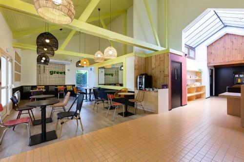 Food and beverages, Hotel Kyriad Paris Ouest Villeneuve La Garenne in Villeneuve-la-Garenne