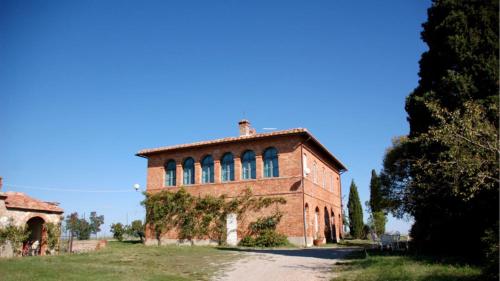  Il colle in San Quirico dʼOrcia