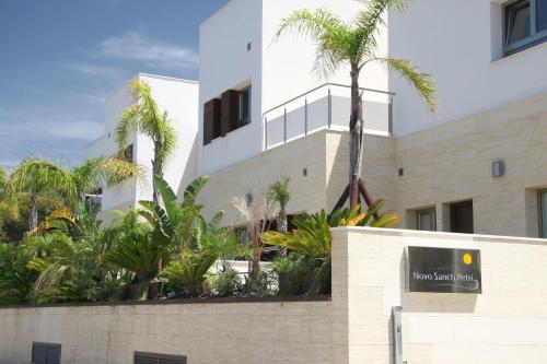 Aparthotel Novo Sancti Petri - image 12