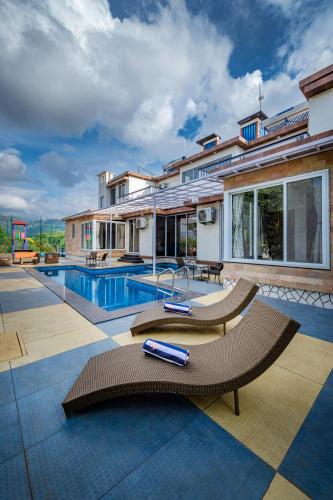 SaffronStays Casa De Familia, Karjat - pool villa with ample open space for outdoor games