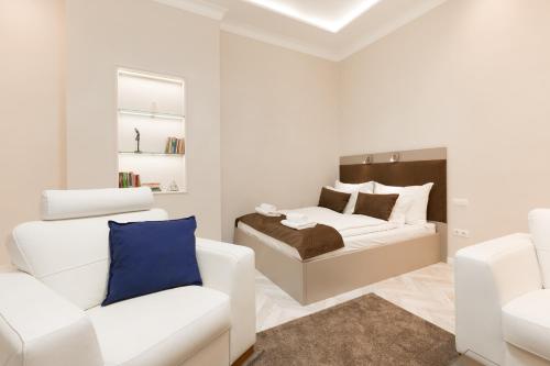 Cozy Dream Home in The Absolute Center - image 7