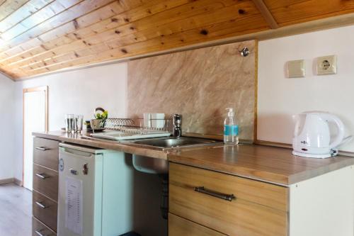 設施, Villa Rezos in 雷佐沃