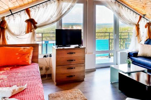 設施, Villa Rezos in 雷佐沃