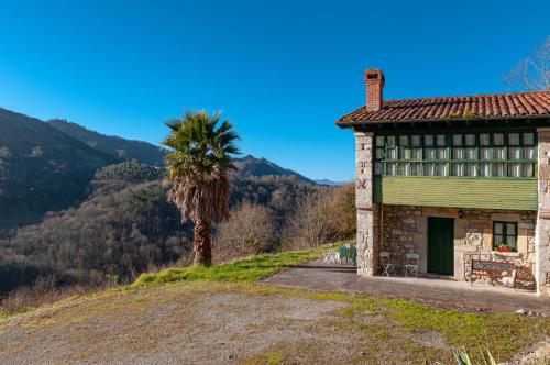 Casa BegoñaSituada en Sardedo Ribadesella