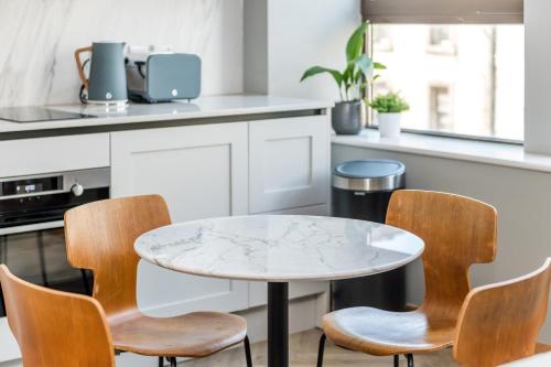 Richmond Place Apartments - image 9