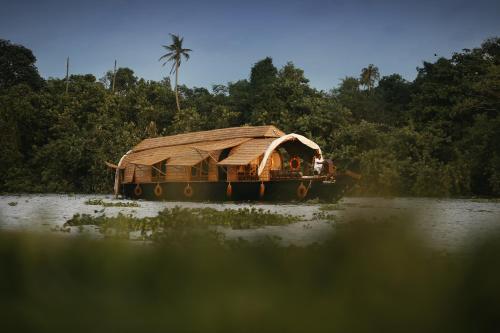 Coconut Lagoon Kumarakom- CGH Earth