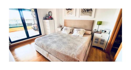 Lovely penthouse condo with pool, Valencia (foto 10)