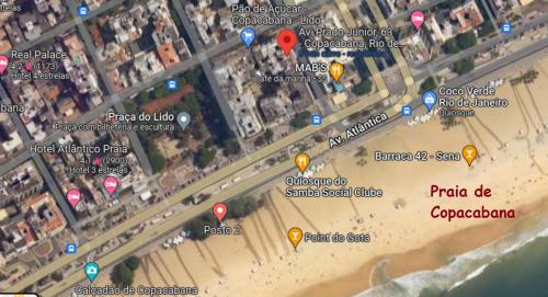 Apartamento em Copacabana na quadra da praia