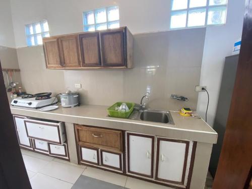 Κουζίνα, Puyo Suites Homestay in Siargao Island