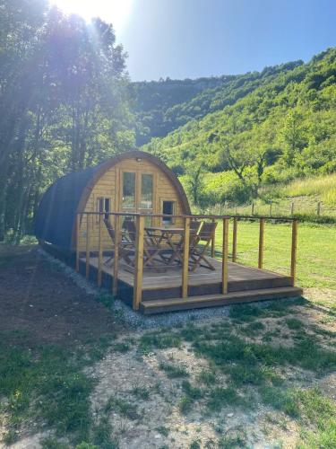 Cabane Du Vigneron gîte à louer Vieu-d'Izenave
