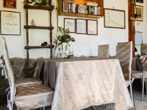 餐廳, Villa Rezos in 雷佐沃