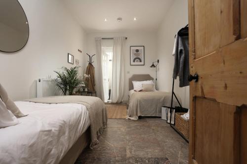 Picture of New Plymouth Apartment - Near To The Royal William Yard & Plymouth Hoe - Pets Welcome - By Luxe Livi