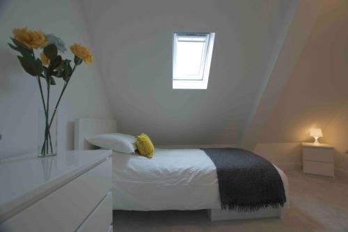 New stylish 4 bed house moments from Clacton beach