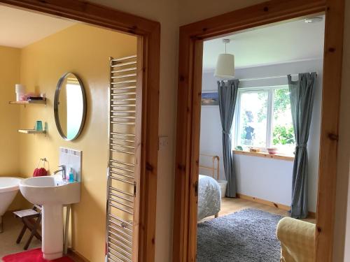 22 miles from Edinburgh-Double room-Welcoming B&B