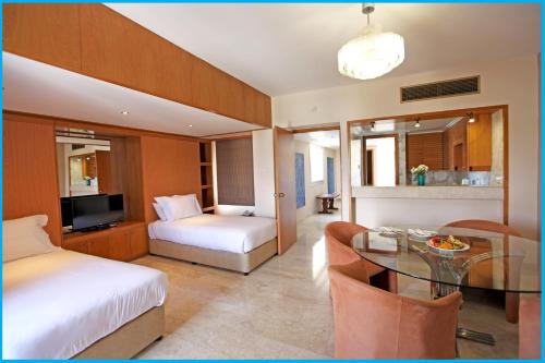 Poseidonia Beach Hotel