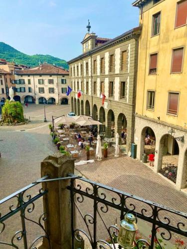  The terrace on the square in 25049 Iseo