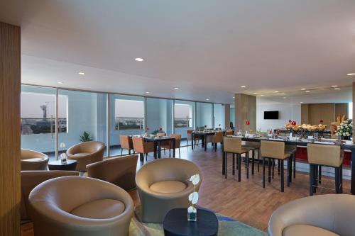 Bar/lounge, Novotel Chennai Sipcot Hotel - An Accor Brand in Chennai