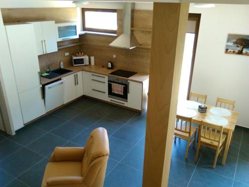 ห้องครัว, Apartmány Zlatý Hamr (Apartmany Zlaty Hamr) in แจนสเก ลาซเน