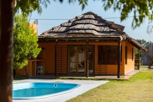 2 bedrooms, 4 beds