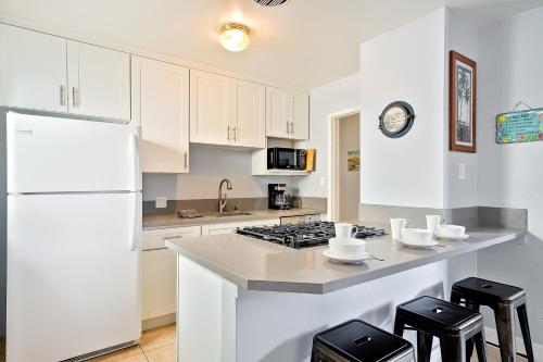 Nautical Newport DuplexLower Unit in Newport Beach, USA