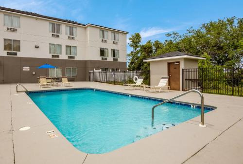 Swimming pool, Sleep Inn & Suites Foley - Gulf Shores North in Foley (AL)