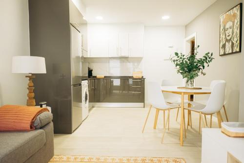 Club Apartments by Grupo Compostelana 3 5